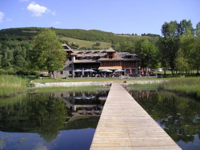 Hotel Kula Damjanova-Komnenovo Selo Plav Exterior foto