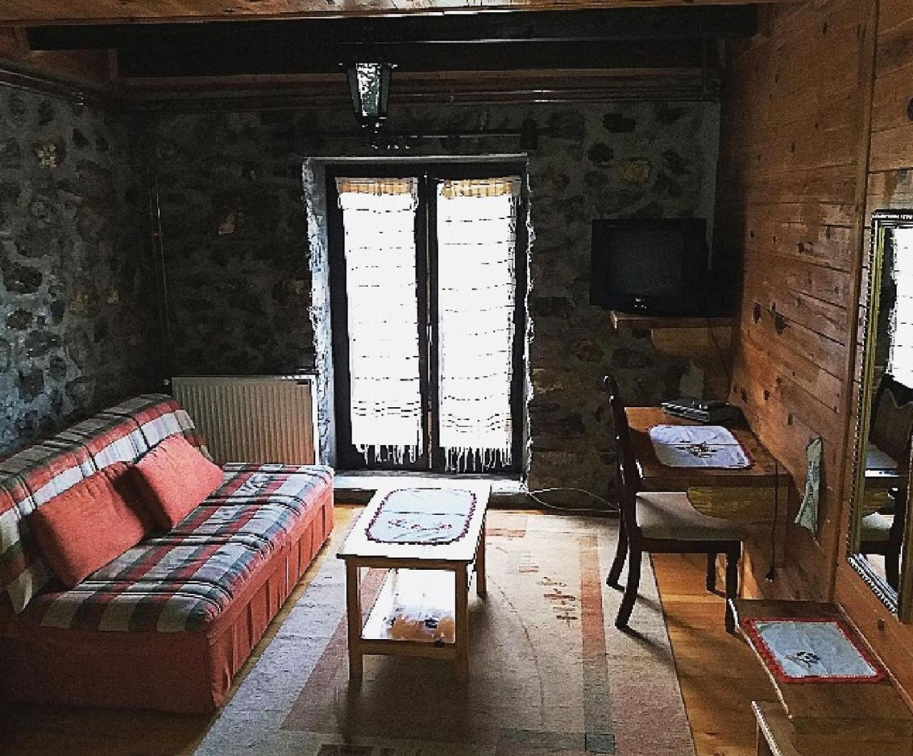 Hotel Kula Damjanova-Komnenovo Selo Plav Exterior foto